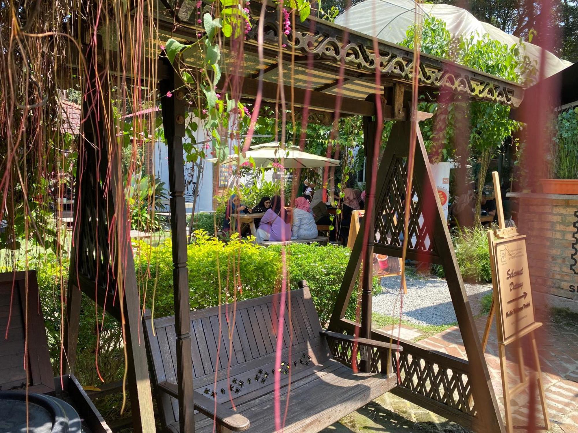 Kebun Puisi Vila Kajang Exterior foto